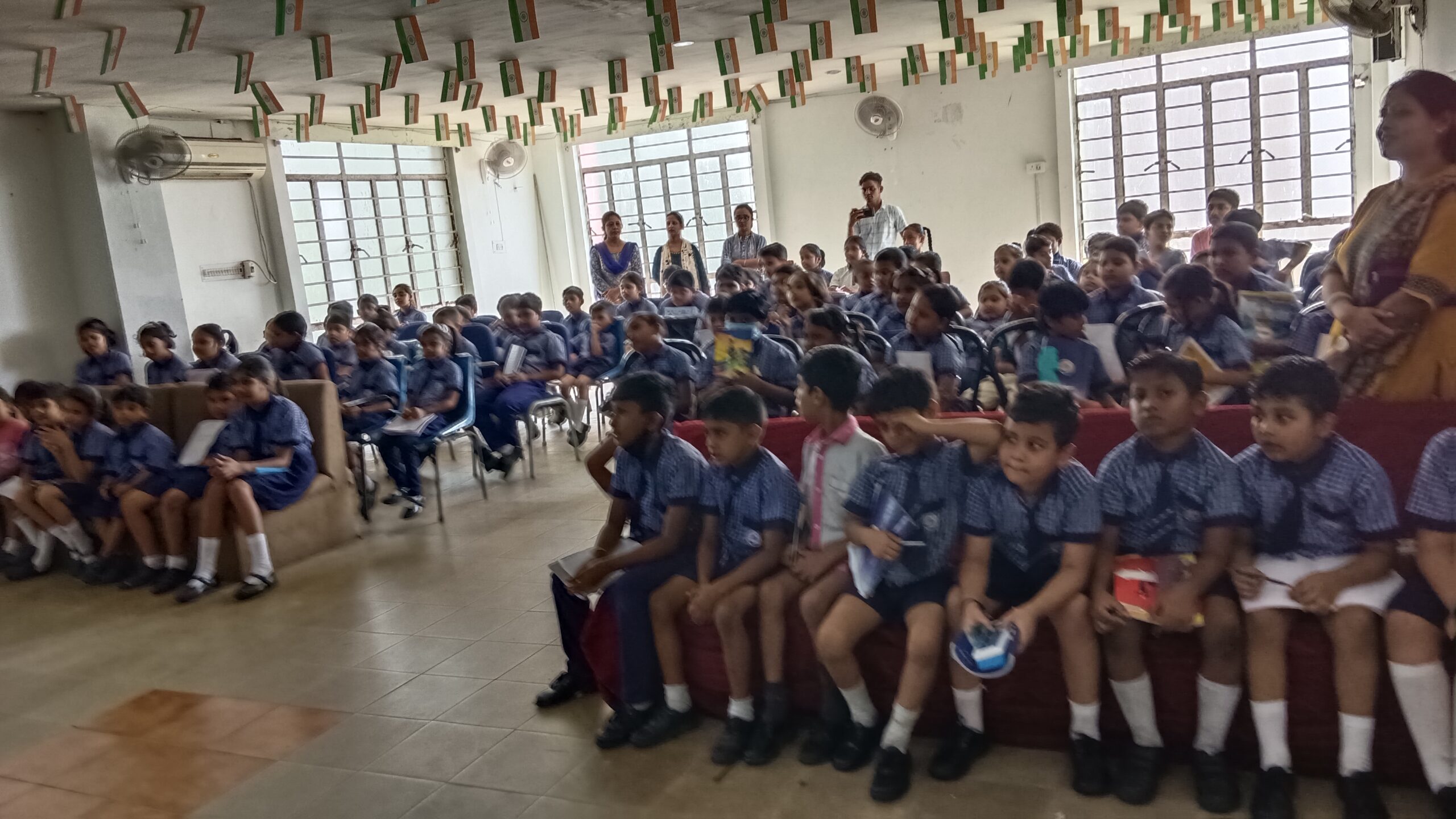 filter: 0; fileterIntensity: 0.0; filterMask: 0; captureOrientation: 0; module: photo; 
hw-remosaic: false; 
touch: (-1.0, -1.0); 
modeInfo: HDR ; 
sceneMode: 2; 
cct_value: 0; 
AI_Scene: (13, 0); 
aec_lux: 61.0; 
aec_lux_index: 0; 
hist255: 0.0; 
hist252~255: 0.0; 
hist0~15: 0.0; 
albedo:  ; 
confidence:  ; 
motionLevel: 0; 
weatherinfo: null; 
temperature: 41;